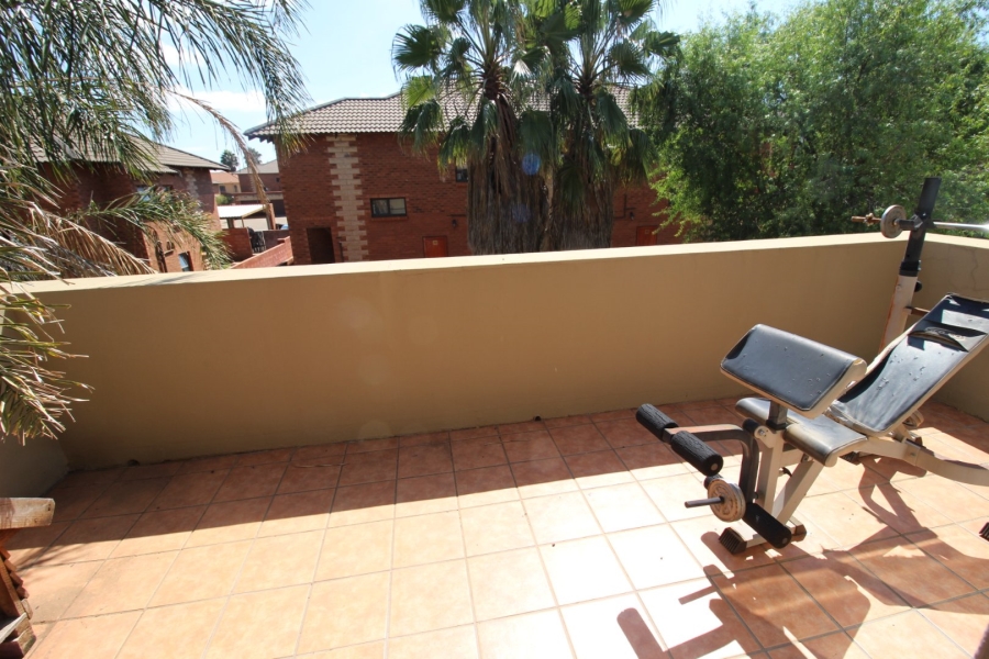 4 Bedroom Property for Sale in Langenhovenpark Free State